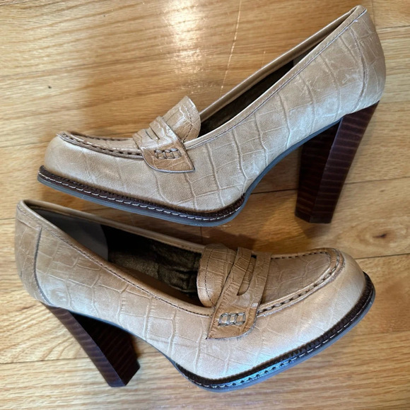 Banana Republic Shoes - Banana Republic Penny Loafer Heels